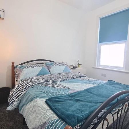 Spacious Room In Manor Park ลอนดอน ภายนอก รูปภาพ