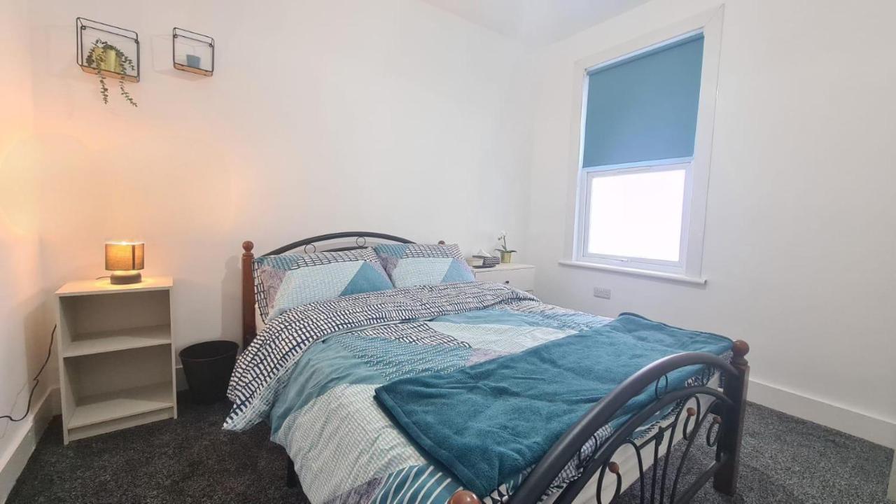Spacious Room In Manor Park ลอนดอน ภายนอก รูปภาพ